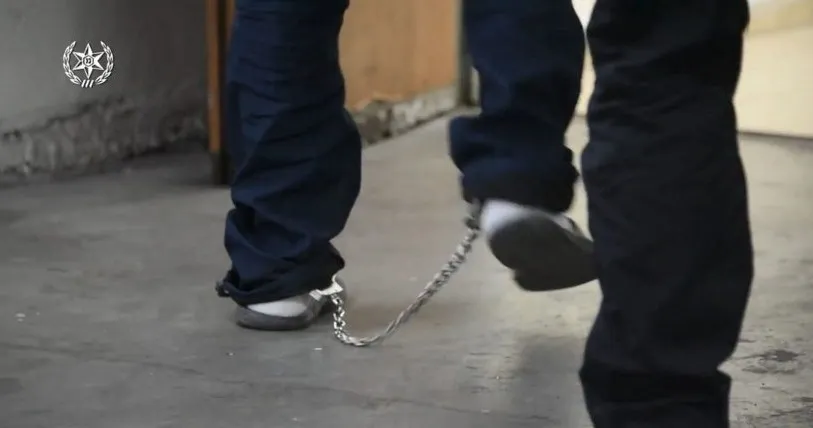 העוקץ הזנותי: גברים חשבו שבאו למפגש מיני עם אישה - ונשדדו על ידי צעיר ושני קטינים