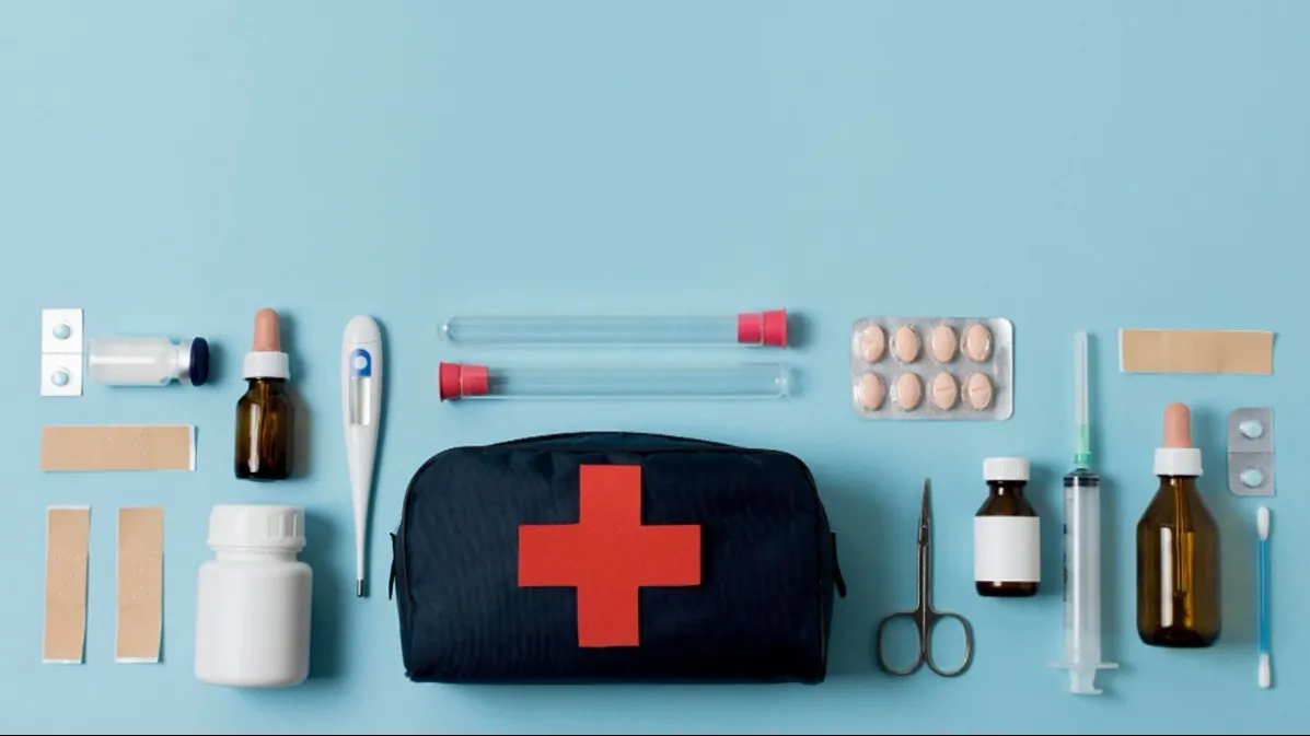 מה כדאי לכלול בערכת עזרה ראשונה אישית לחופשה?