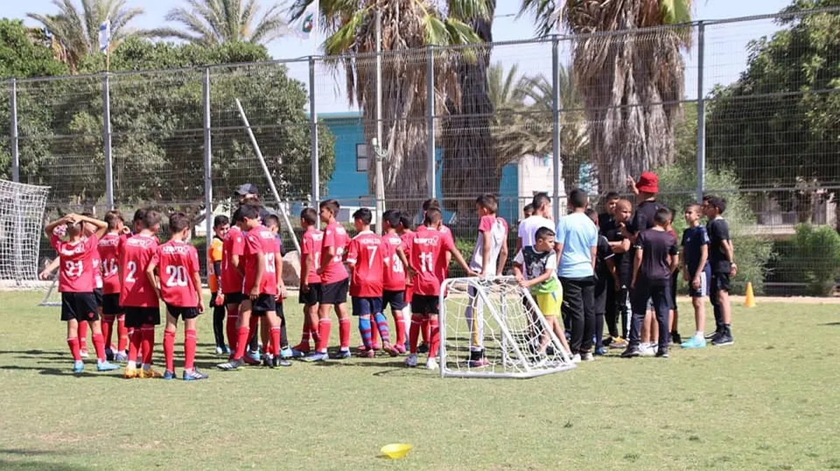 סערה במיתר: ''המועצה רוצה לסגור מועדון כדורגל הנותן בית ל-400 ילדים''