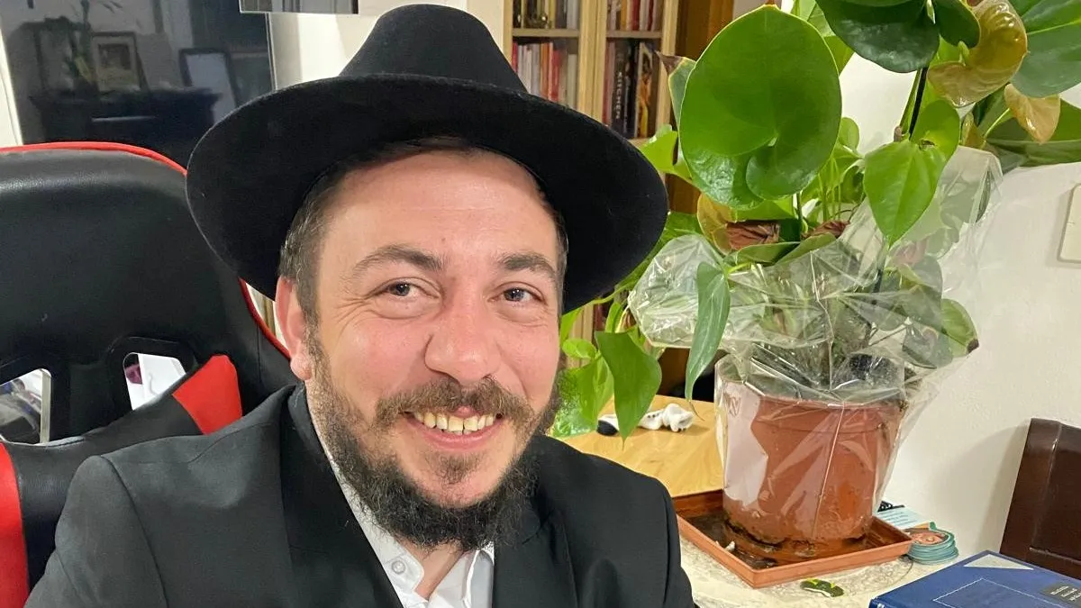 החב''דניק מבאר שבע שמוביל מהפכה באנרגיה ומעניק תקווה לסטודנטים