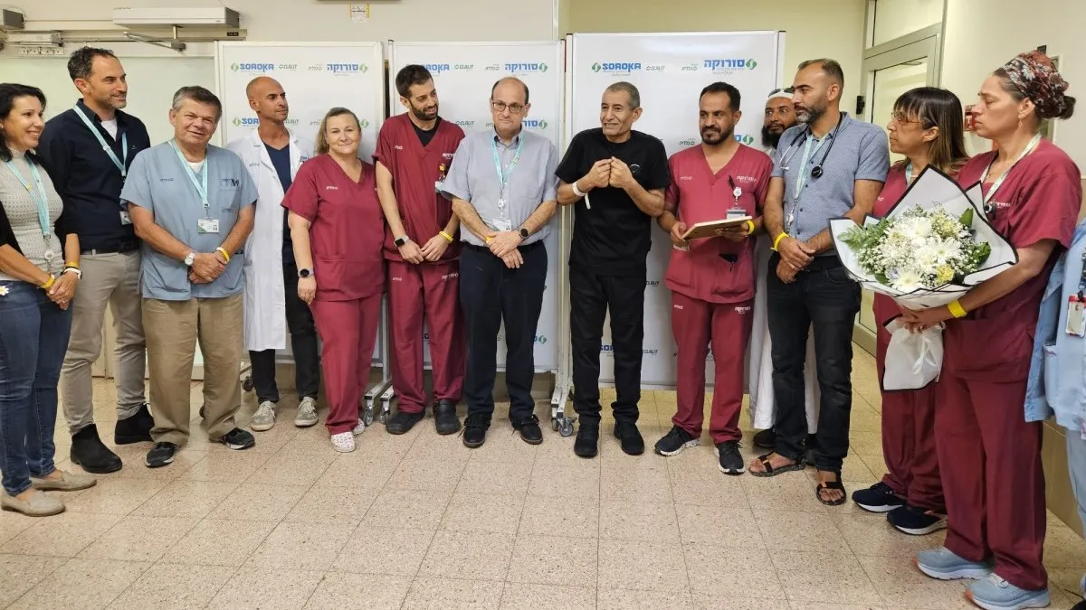 יממה אחרי ששוחרר מהשבי - פרחאן אלקאדי יוצא הביתה: זו הבקשה שלו מנתניהו (תיעוד)