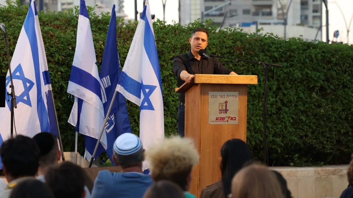 באר שבע ציינה 20 שנה לפיגוע הכפול הקטלני: זוכרים את 16 הנרצחים