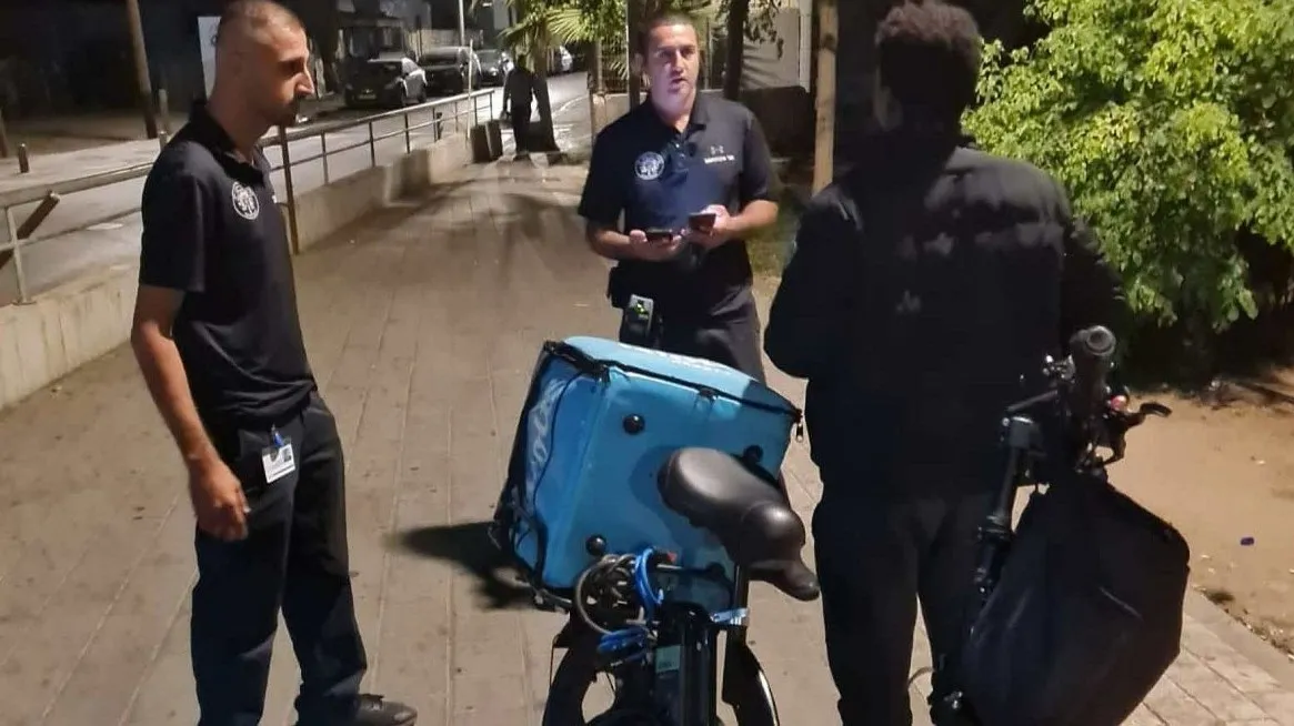 רוכבי אופניים ללא לוחית רישוי יחטפו קנסות כבדים, בבאר שבע יש כבר 'מכה' של גניבת לוחיות