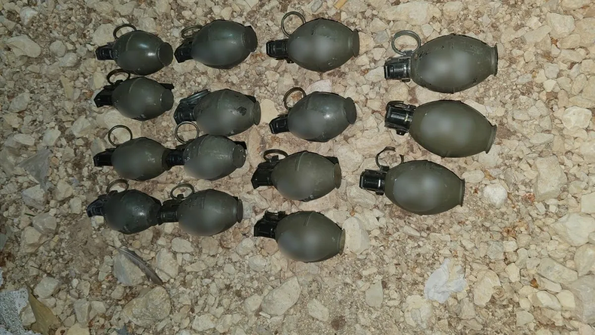 המשטרה סיכלה פיגוע פלילי ברהט: נתפסו 15 רימוני רסס ונעצרו 4 חשודים (תיעוד)