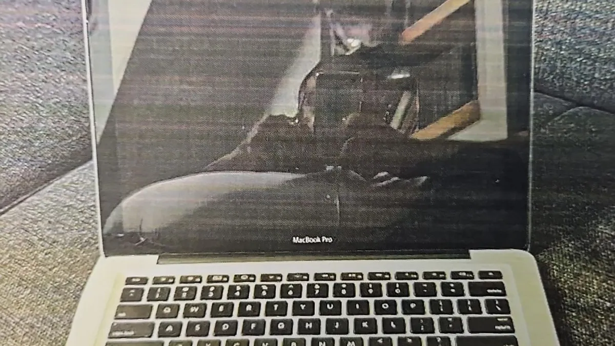 גנב 27 מחשבים מתיכון רגר וגרם נזק עצום – המשטרה תפסה אותו באור יום