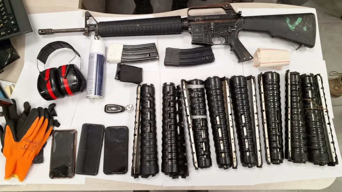 בעקבות ריבוי מקרי הירי בנגב: נשק מסוג M16 ותחמושת נתפסו בלקיה, המשטרה עצרה 2 חשודים 