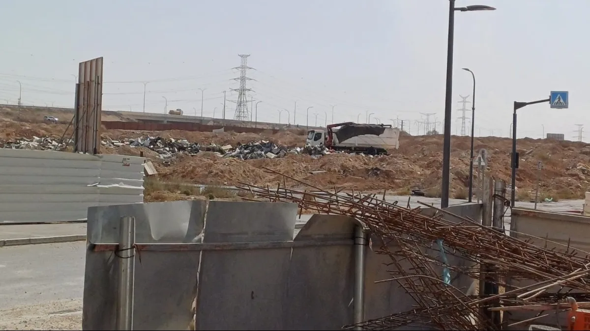 ''חוצפה! הכניסה לשכונת הפארק הפכה לאתר אשפה!'': בעיית זבל, לא רק בשכונות הוותיקות של באר שבע