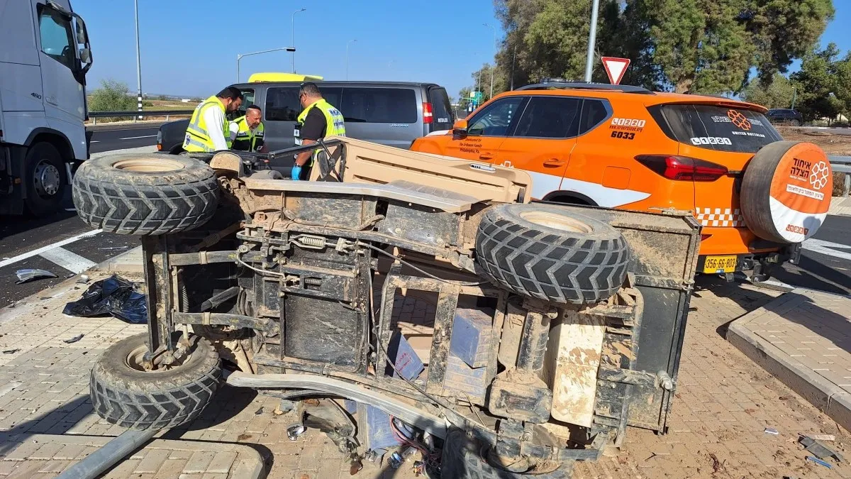 טרגדיה בדרום: נהג קלנועית בן 70 נהרג מפגיעת משאית בצומת מבועים