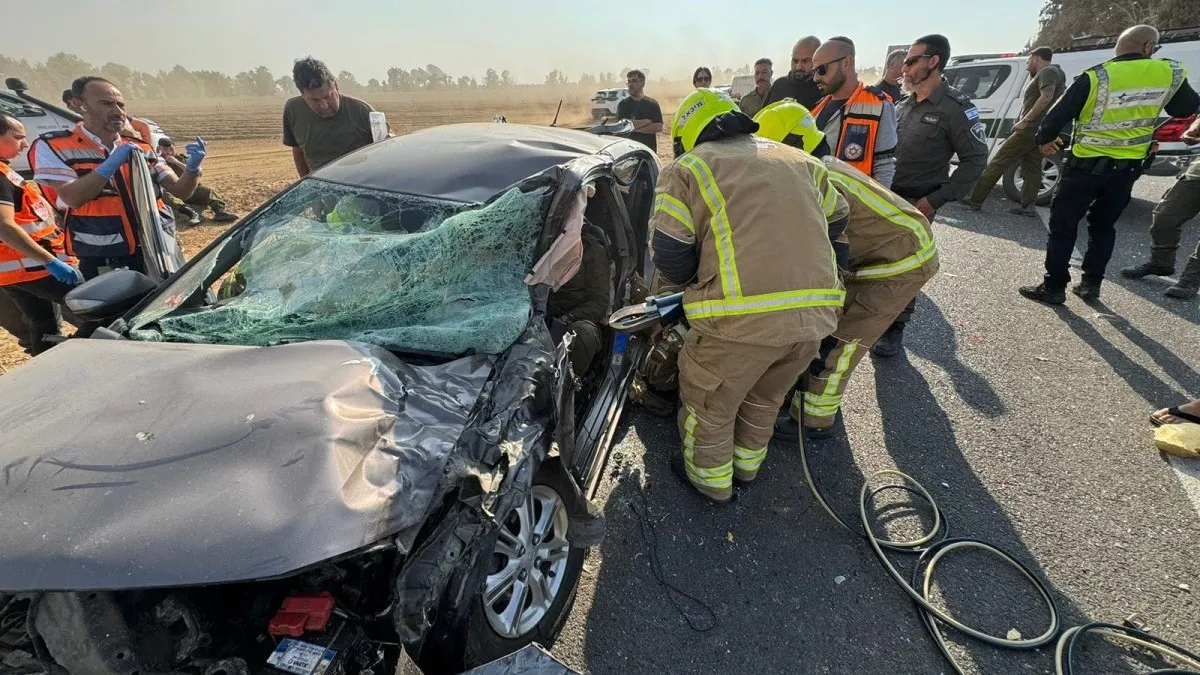 תאונה קשה בכביש 234: נהגת בת 19 נפצעה קשה בתאונה עם טרקטור