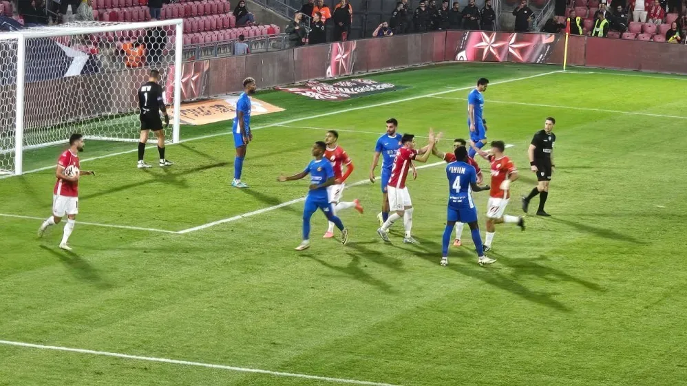 הפועל באר שבע חזרה לנצח: דרמה, הצלות ענק של אליאסי וניצחון 1:3 על אשדוד