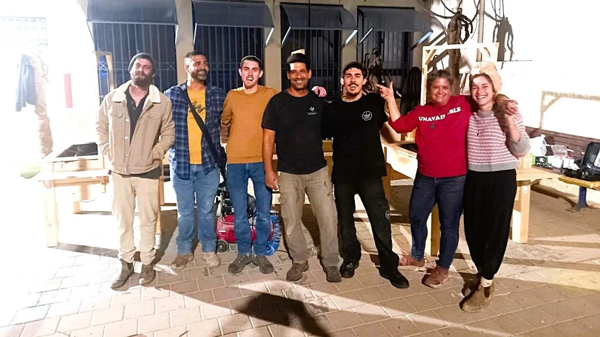 סטודנטים מאדריכלות נוף בבאר שבע מעניקים מתנה לתלמידי החינוך המיוחד
