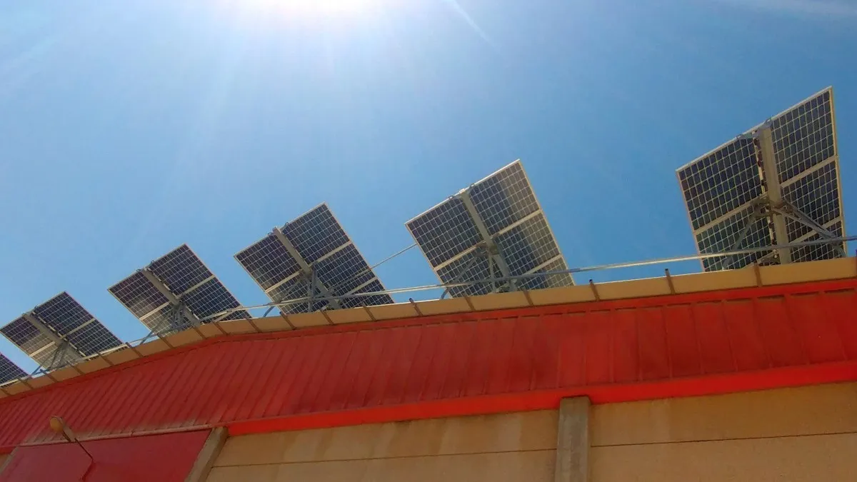 המרוץ לשמש: איך הפכה באר שבע לבירת האנרגיה הירוקה של ישראל