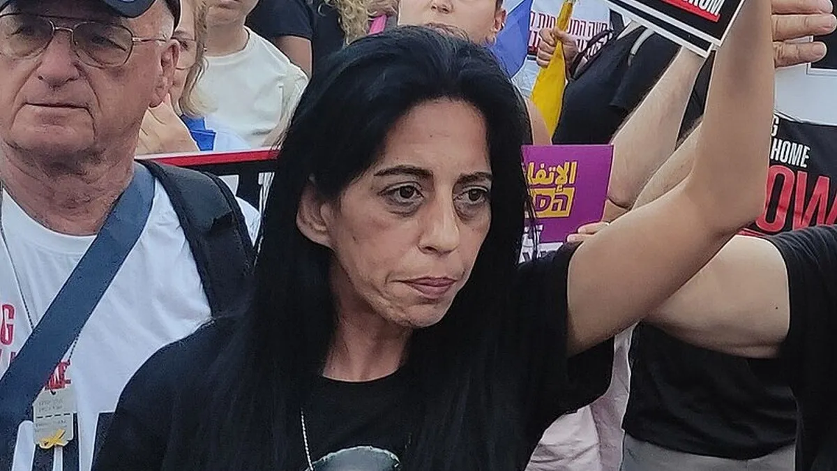 הכנסת אסרה כניסת אם חטוף מאופקים: ''חטופים נאנסים במנהרות - והם עסוקים בג'ובים''