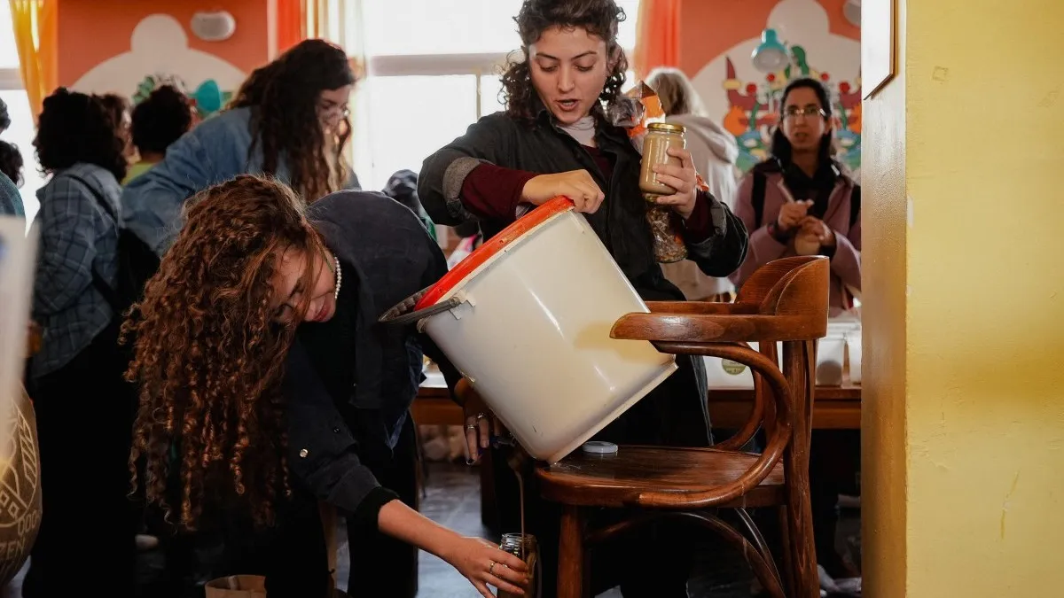 יריד קִטַנְיוֹנְת חוזר: קניות קהילתיות במחירים שוברי שוק