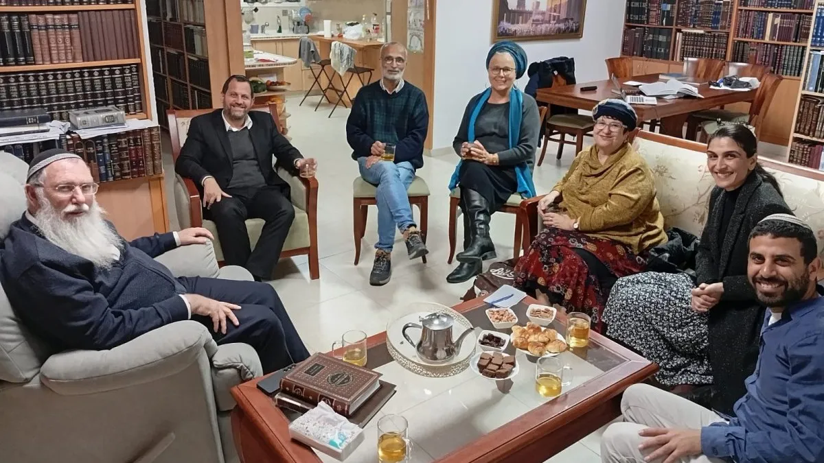 בעיצומה של לחימה ומשברים – העלייה לבאר שבע נמשכת: עשר משפחות מצרפת יקבעו את ביתן בבירת הנגב