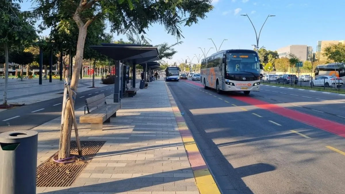 הנתיב החדש בשדרות רגר: למוניות ואוטובוסים בלבד, אחרים שייסעו בו יחטפו בו קנס כבד