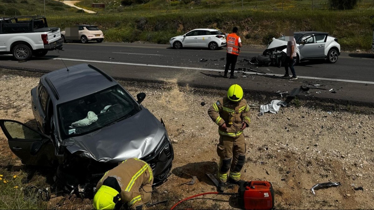 שלושה פצועים בתאונה בעוטף עזה: נהגת בת 70 פונתה לבית חולים