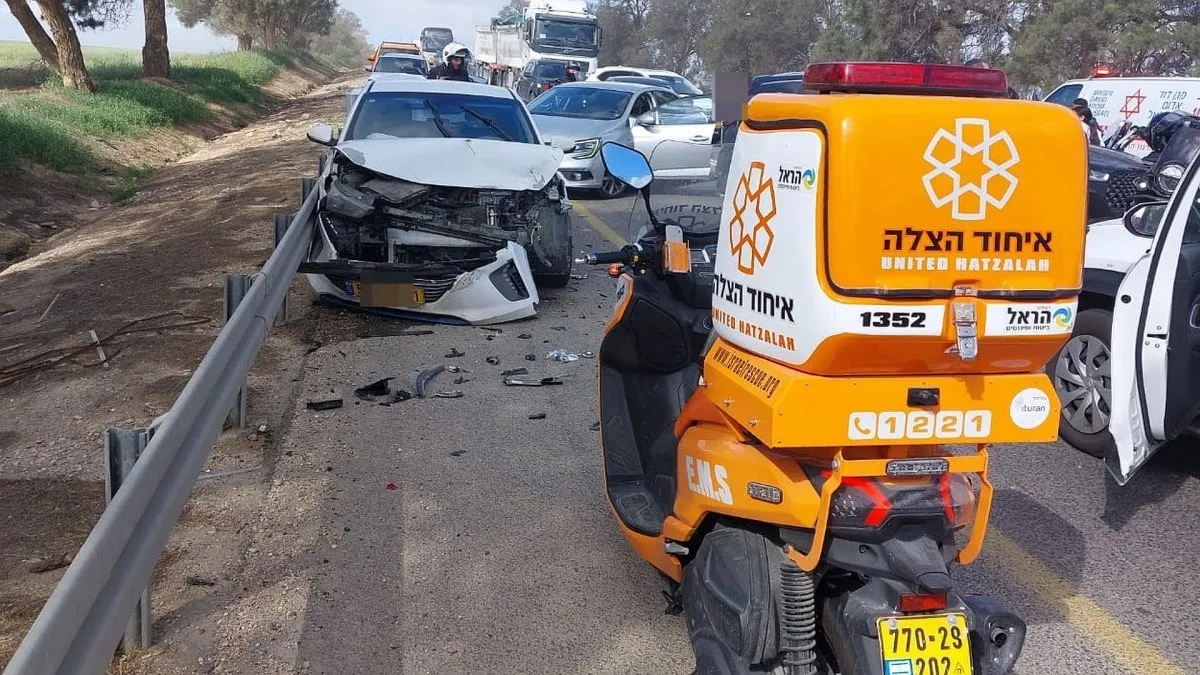 תאונת שרשרת בדרום: שני פצועים בתאונה בכביש 293