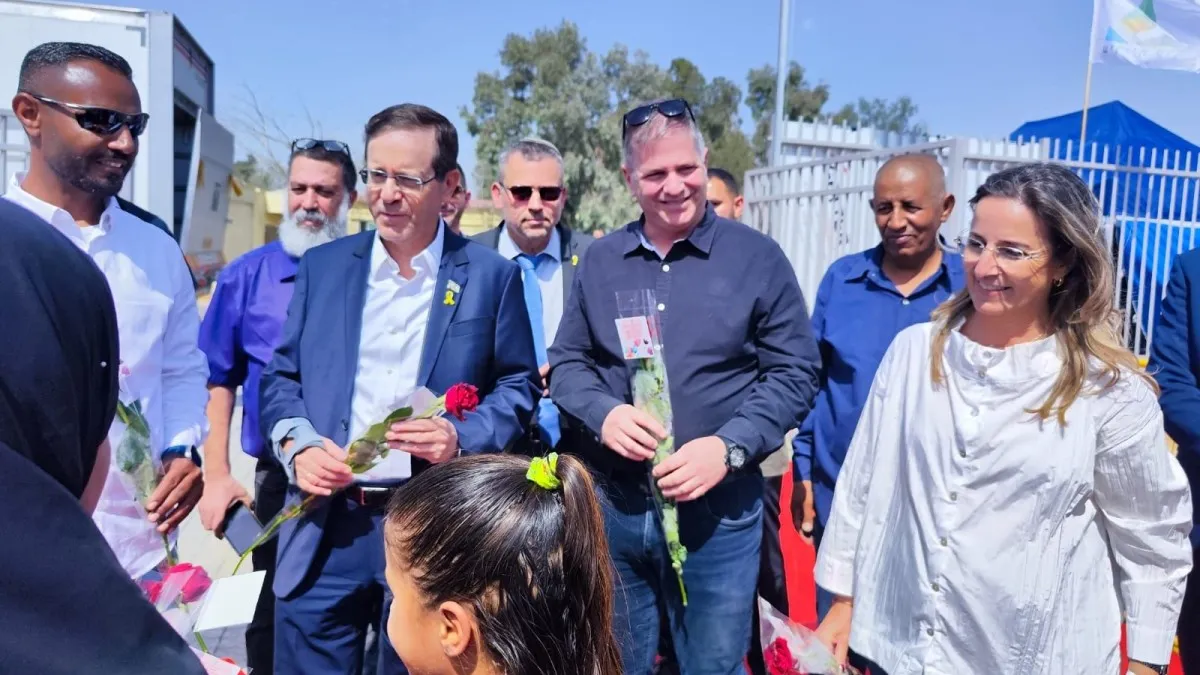 נשיא המדינה ושר החינוך חנכו בית ספר חדש בפזורה הבדואית בנגב