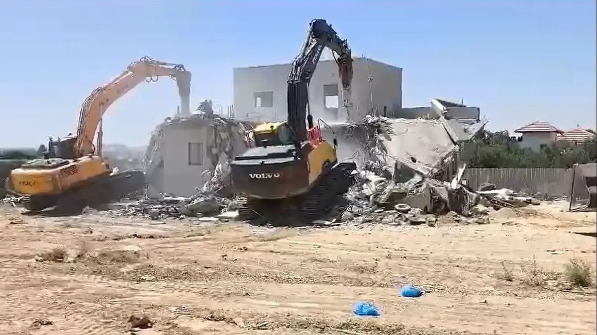 עליה תלולה באכיפה ביישובי הבדואים: הבינה המלאכותית מסמנת, הטרקטורים הורסים מבנים לא חוקיים