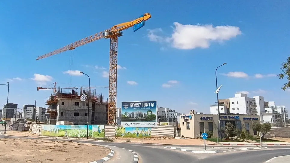 זעם בשכונת הפארק: תושבים יוצאים למאבק נגד הקמת בתי מלון בלב השכונה