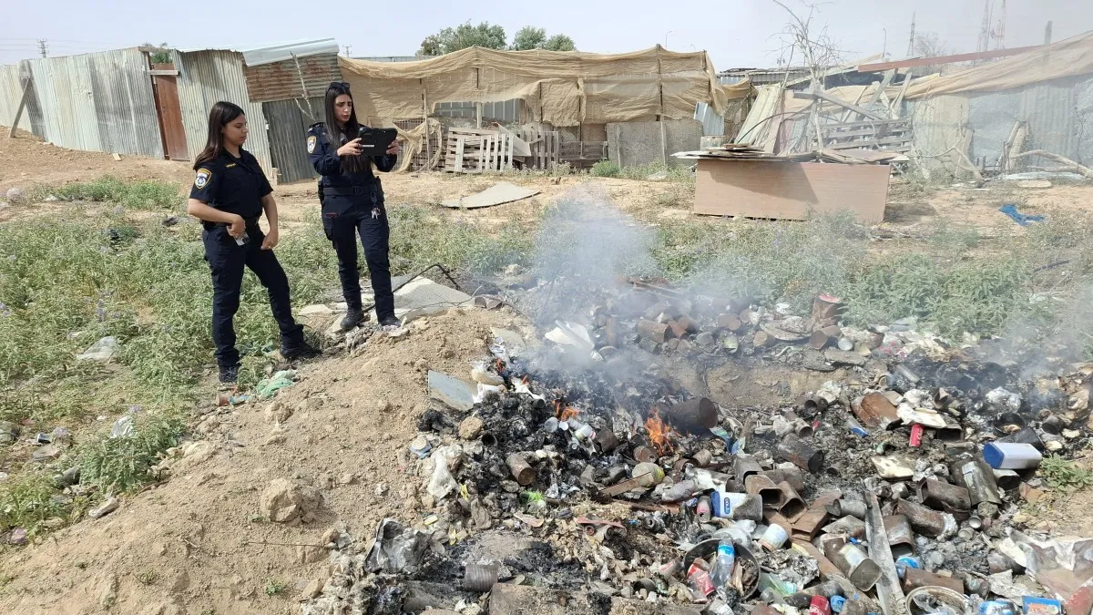 פשיטת ענק של המשטרה בפזורה: סוכלה שריפת אשפה, חולצו כלבים שהוחזקו בתת תנאים