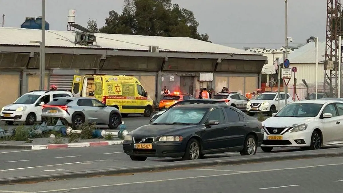 Инцидент с ножевым ранением у входа на завод в Нетивоте: мужчина ранен и доставлен в «Сороку»