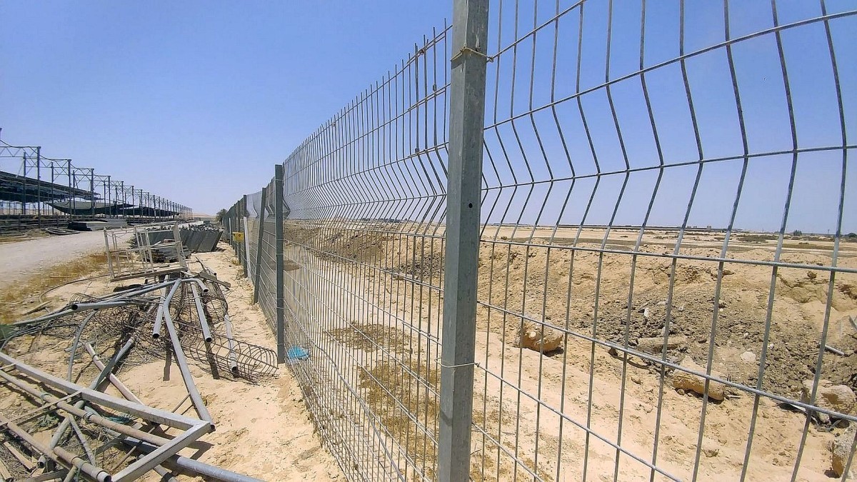 הנגב רותח: תושב הפזורה חתך את גדר המערכת וחדר לעזה – מסוק קרב שיחרר חימושים בעוטף ''עקב תקלה''