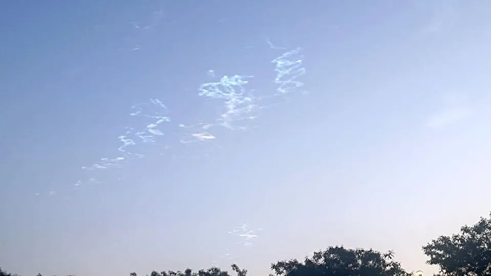 05:06  -  ''פיצוצים אדירים, הממ''ד רעד'': מטח טילים מאירן, אזעקות בבאר שבע