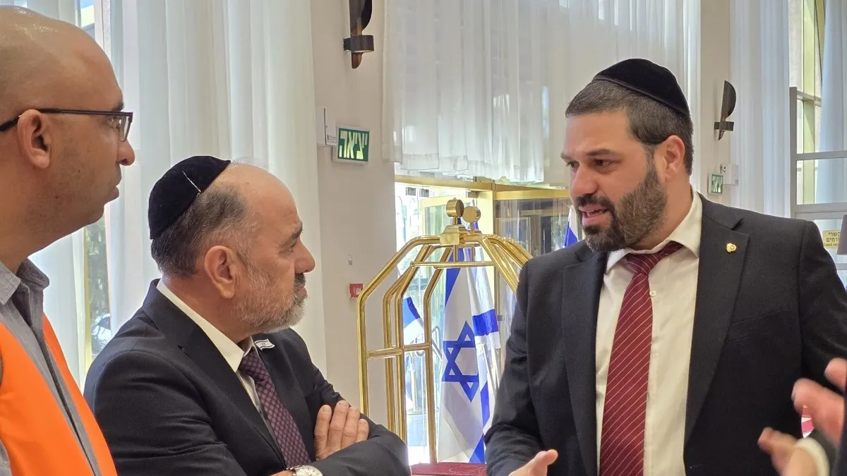 לאחר פגיעת הטיל ופינוי הדיירים: סיור חיזוק מיוחד בבאר שבע – ''נשקם את הדרום - יחד''