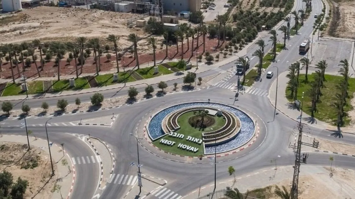 אישום חמור: איש אחזקה במפעל בנאות חובב גרם למותו של נהג משאית בקלות דעת