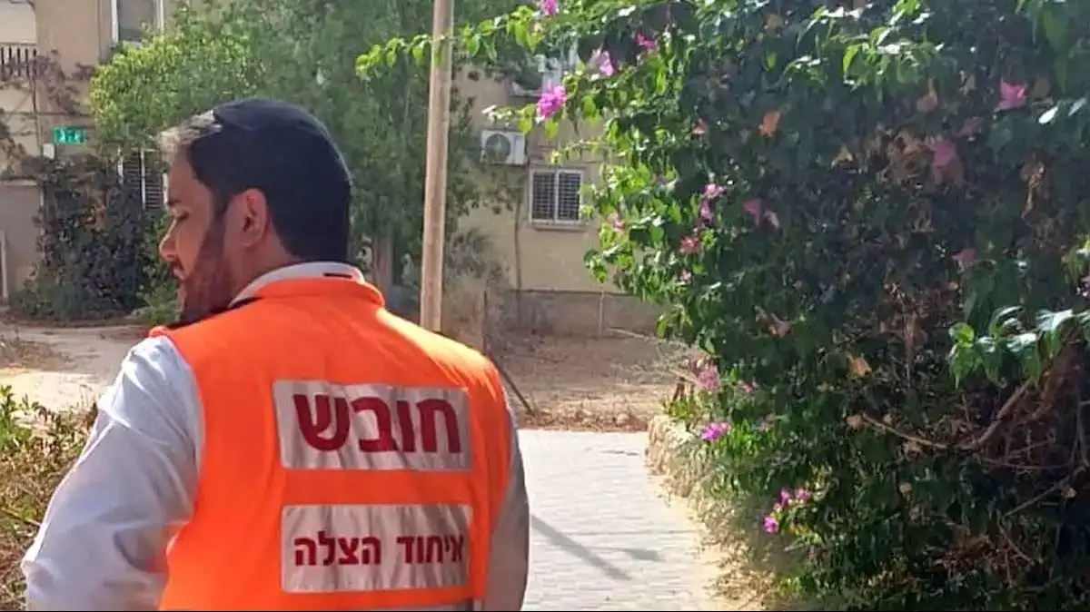 גבר נפל מחלון מבנה בשדרות רגר – מצבו קשה