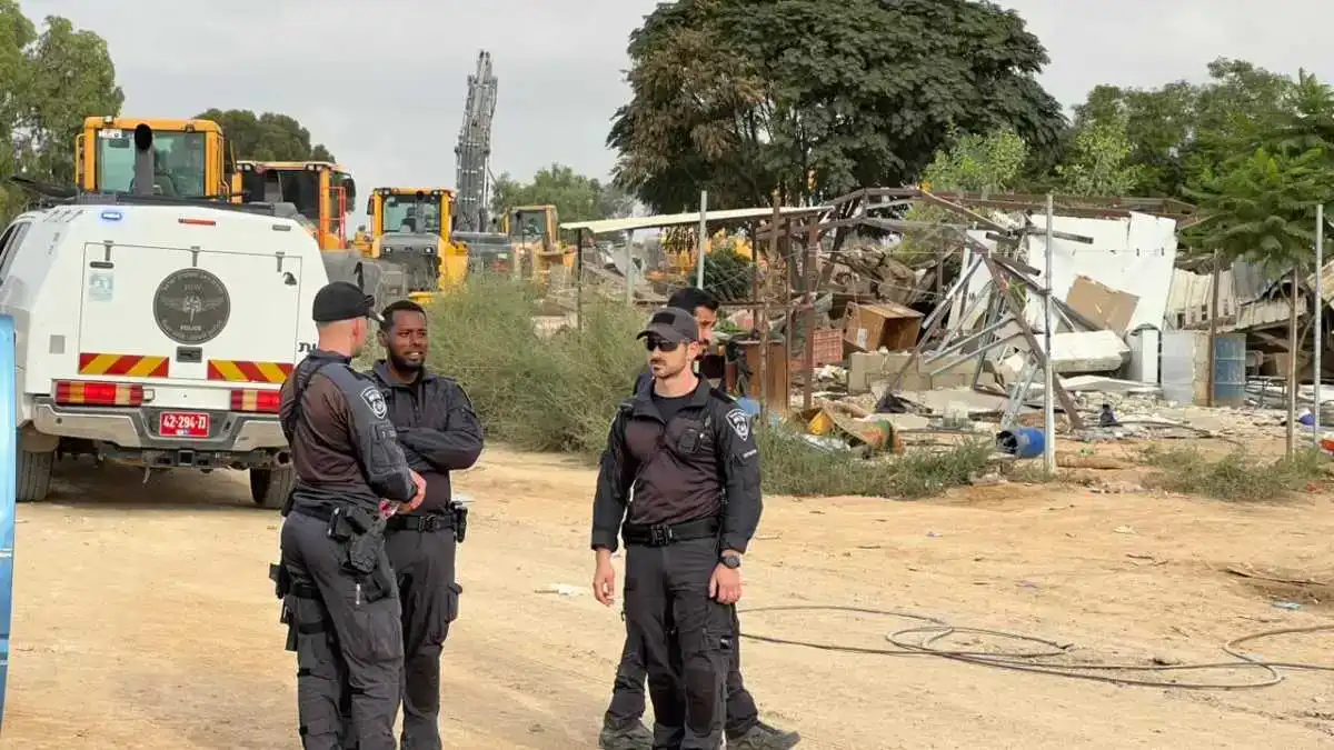 שכונה נהרסה ברהט, 300 איש נותרו ללא קורת גג (תיעוד)