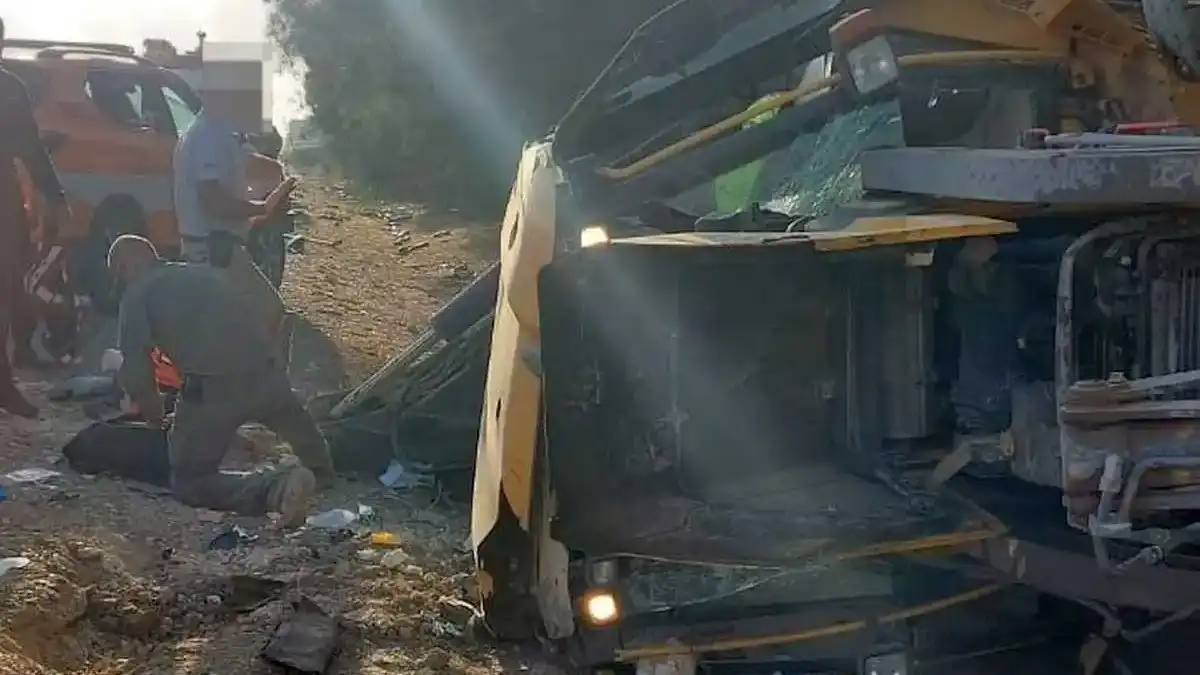 נהג טרקטור נפצע קשה בתאונה עם משאית סמוך לשדה צבי