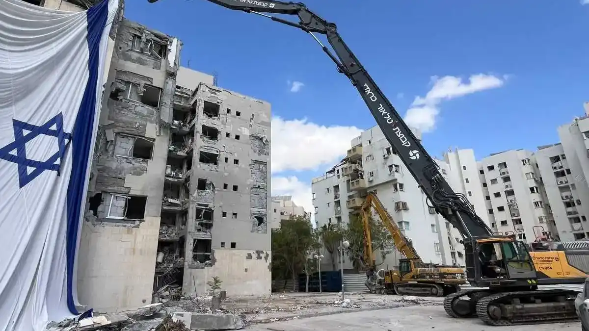 תתכוננו לאבק בחול המועד: מחר תחל הריסת הבניינים בנווה זאב