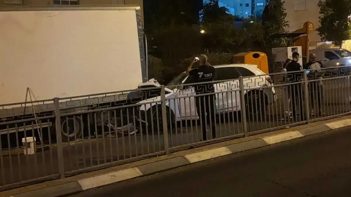 תאונה סמוך לקניון אביה, כוחות הצלה הוזעקו לזירה