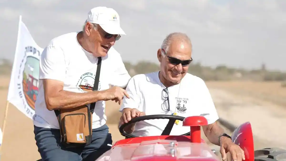 שורד השבי גדי מוזס הצטרף לשיירת הטרקטורים של מרכז השלטון האזורי