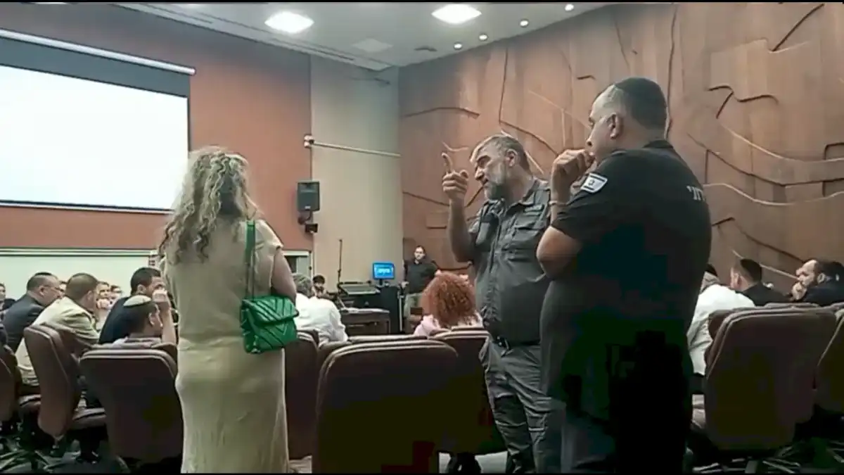 Волна подросткового насилия в Беэр-Шеве обсуждалась на заседании городского совета: «Моего сына избили в школе»