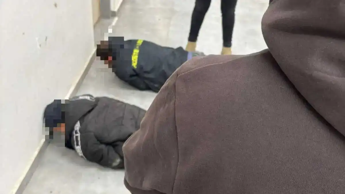 ניידות משטרה ובלשי ימ