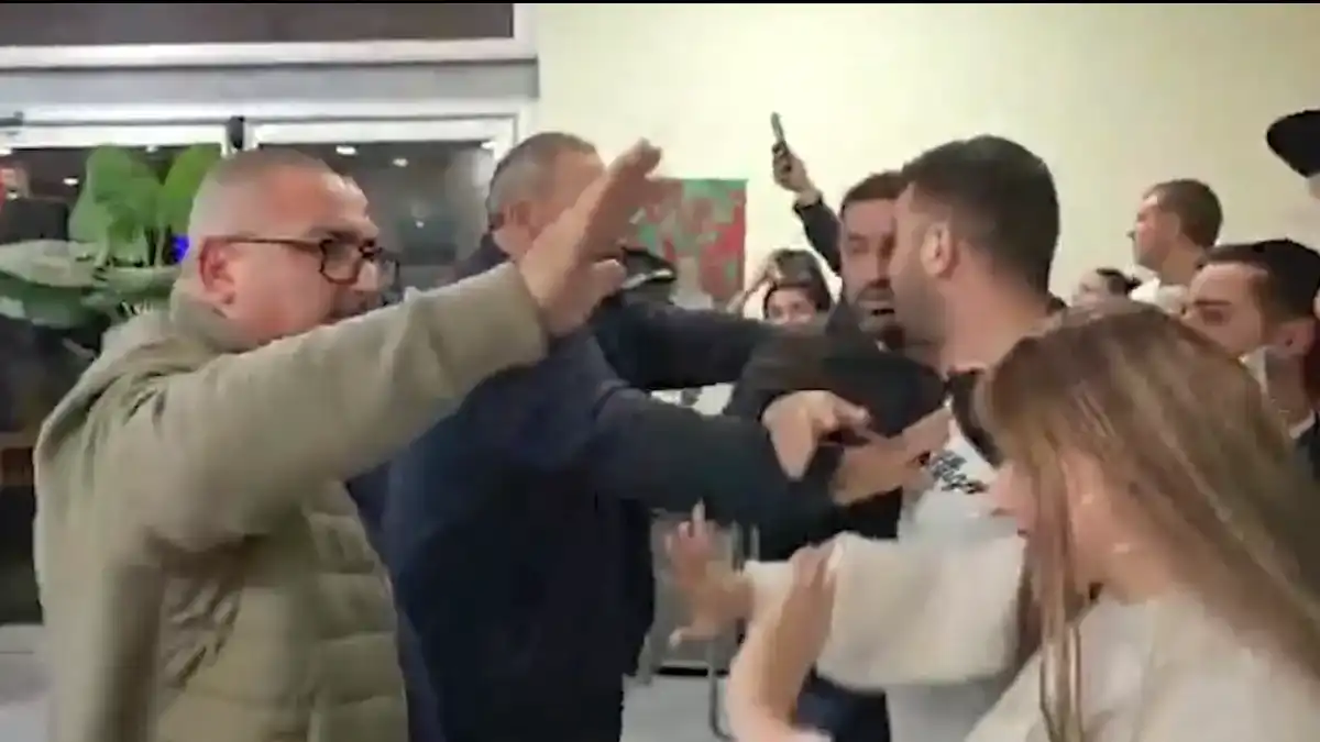 ראשת המועצה נילי אהרון מתועדת במהלך העימות בסניף הליכוד בירוחם