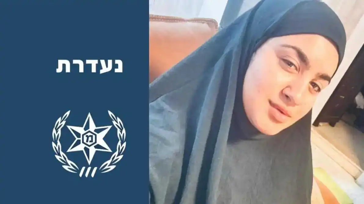 צילום אילוסטרציה של ניידת משטרה באזור מדברי בדרום, בזמן חיפוש אחר נעדרת.