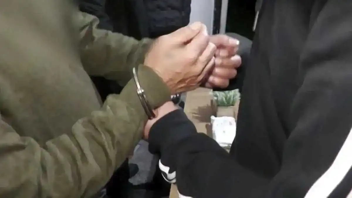 קציני משטרה ומפקחים במהלך פעילות אכיפה באתר בנייה בדרום (צילום אילוסטרציה)