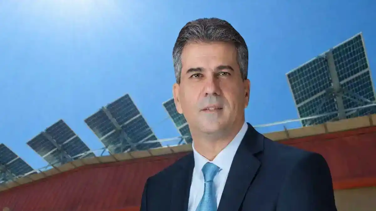 מגרש ספורט בבאר שבע יקורה בפאנלים סולאריים