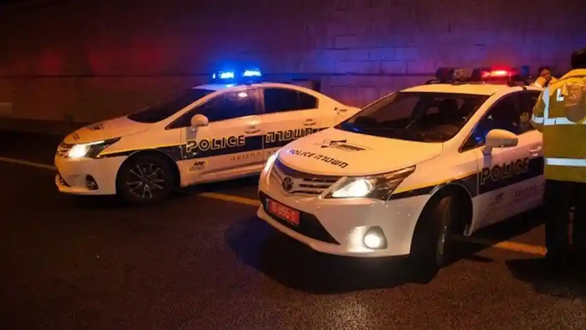  שוטרי תנועה בדרום ישראל נערכים לחסימות כבישים בעקבות גשמים עוצמתיים ושיטפונות