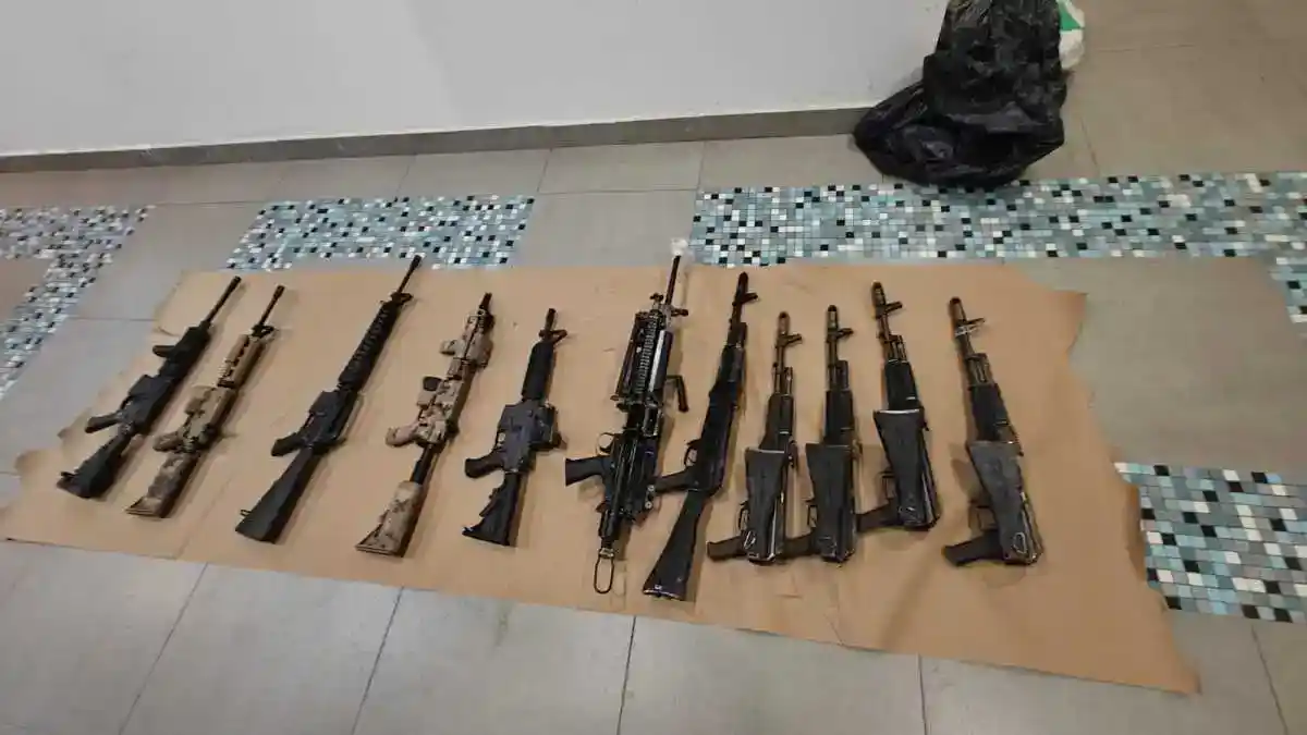 כלי נשק ותחמושת שנתפסו בפעילות שוטרי מרחב רותם בפזורה הבדואית בנגב