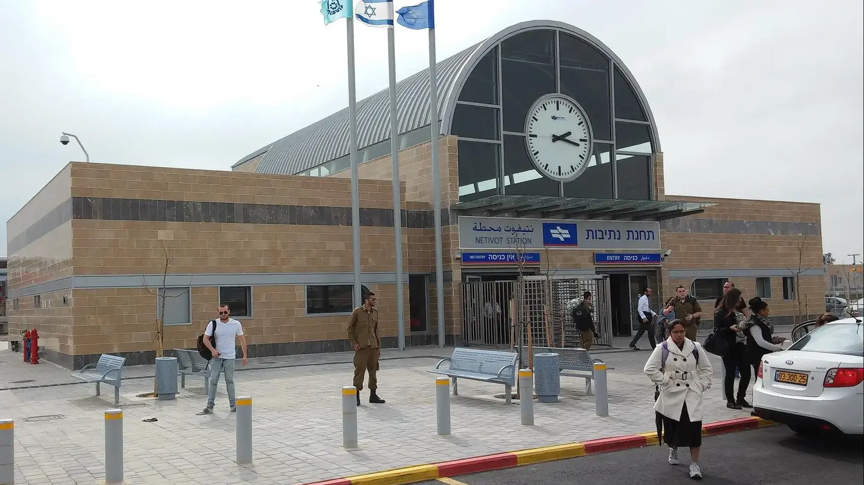 תחנת רכבת נתיבות לקראת הילולת הבבא סאלי עם תוספת רכבות מיוחדות