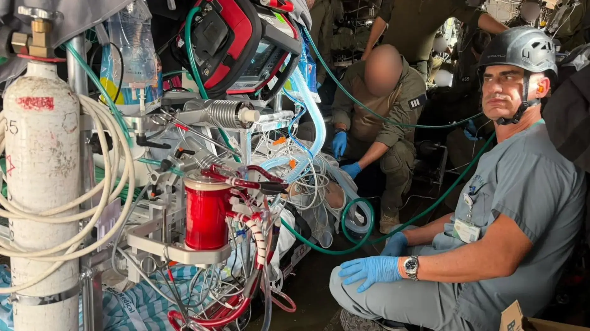 מבצע רפואי מציל חיים בדרום: פינוי מוסק ראשון של מטופלת מחוברת לאקמו מאילת לסורוקה