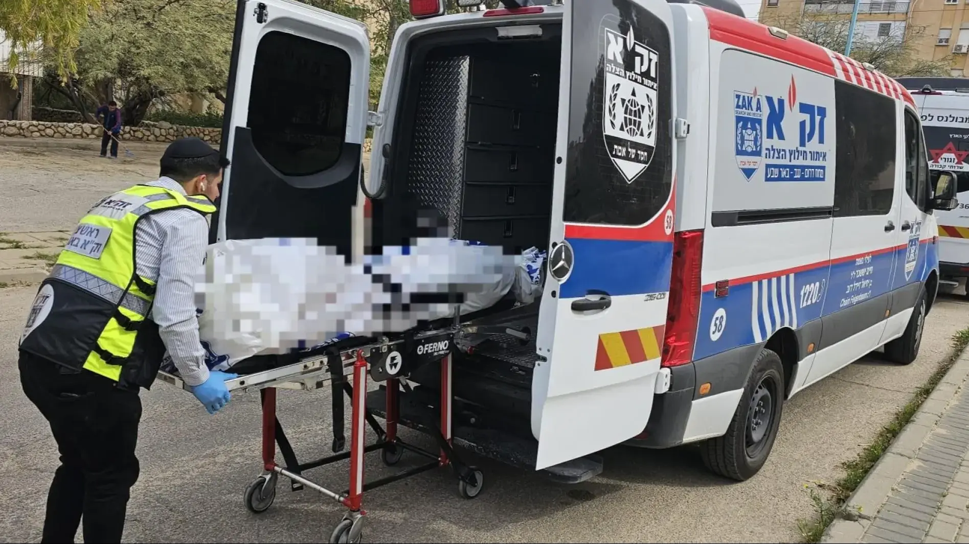 מתחם כושר פתוח בגן ציבורי בבאר שבע שבו התמוטט אדם במהלך אימון