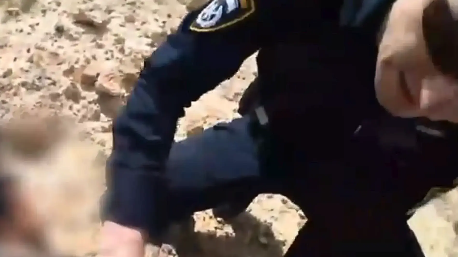 שוטרי משטרת ישראל במהלך מרדף אחר נהג שנמלט מכסייפה ונעצר לאחר נהיגה מסכנת חיים