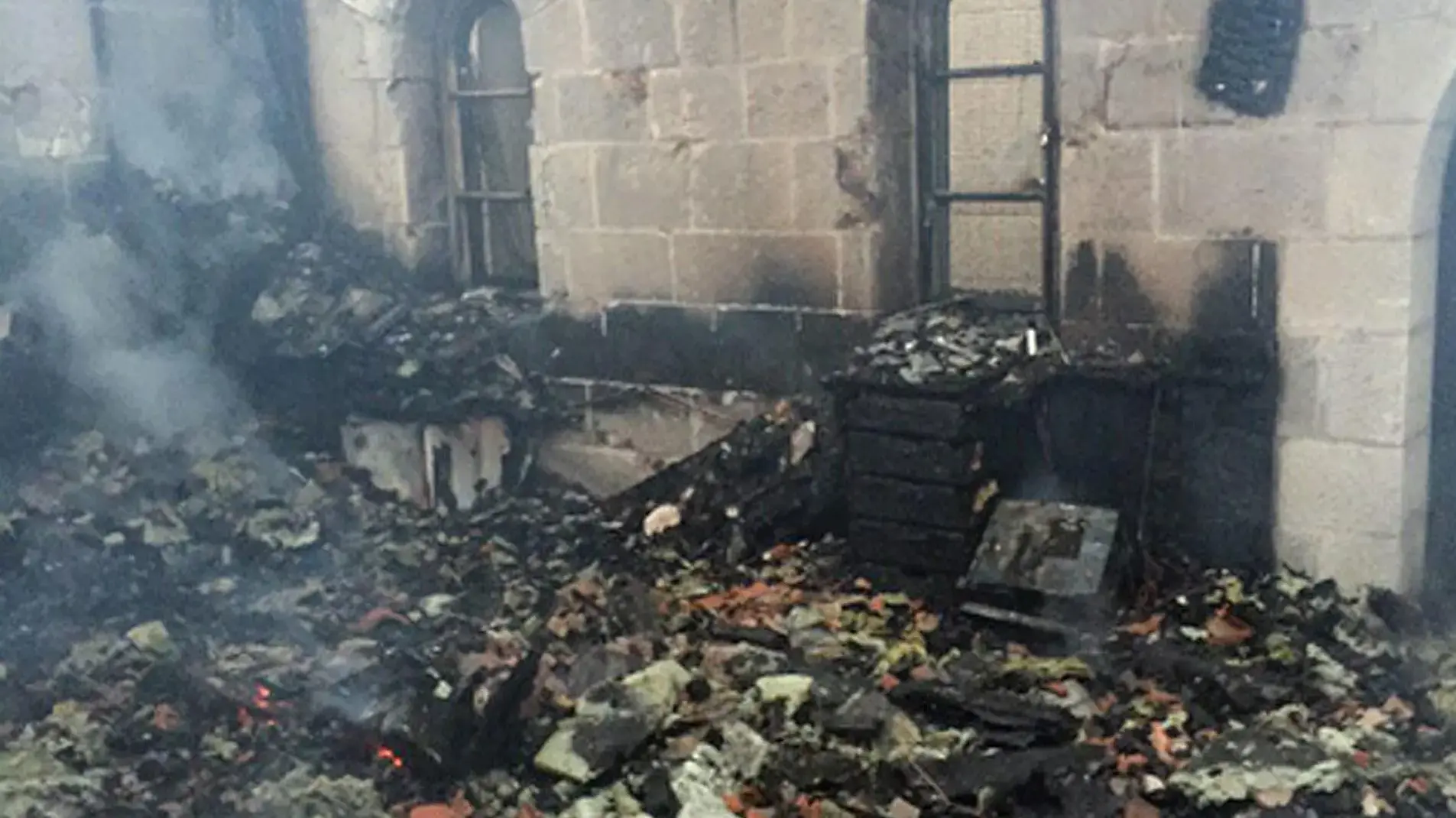 כנסיית הלחם והדגים לאחר הצתה ונזקי אש